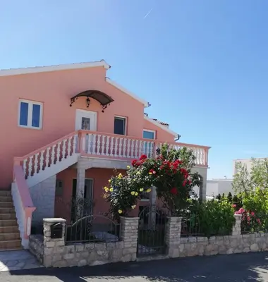Zgrada u kojoj se nalazi apartman