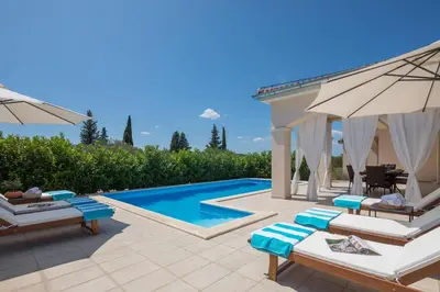 Bazen u objektu Villa Sunset Lady ili u blizini