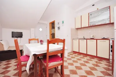 Kuhinja ili čajna kuhinja u objektu Apartments Franka