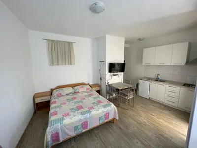 Kuhinja ili čajna kuhinja u objektu Apartmani Jasminka