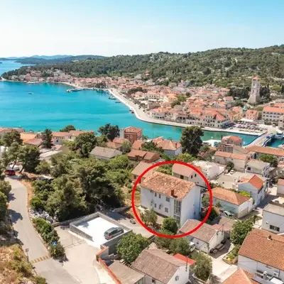 Apartments by the sea Tisno