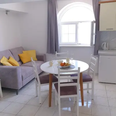 Kuhinja ili čajna kuhinja u objektu Aparthotel Marina