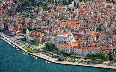 Pogled na grad 'Šibenik' ili pogled na grad iz apartmana