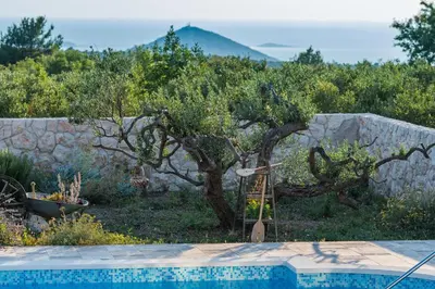 Pogled na planine ili pogled na planine iz vila