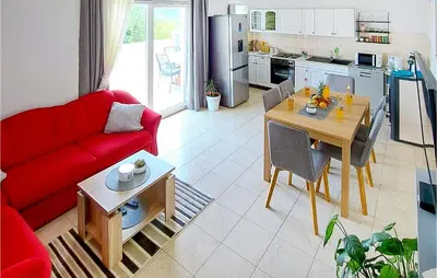 Kuhinja ili čajna kuhinja u objektu 3 Bedroom Nice Home In Blizina Gornja