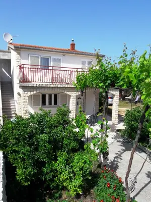 Vrt u objektu Apartment Bise
