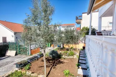 Vrt u objektu Apartments by the sea Grebastica, Sibenik - 11463