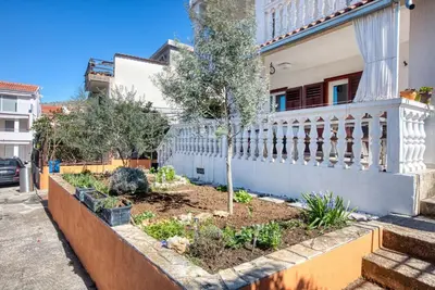Vrt u objektu Apartments by the sea Grebastica, Sibenik - 11463