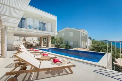 Tlocrt objekta Seaside luxury villa with a swimming pool Zatoglav, Rogoznica - 11685