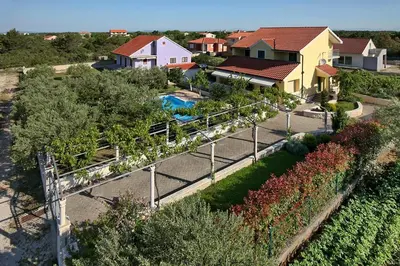 Vrt u objektu Holiday house with a swimming pool Lozovac, Krka - 11715
