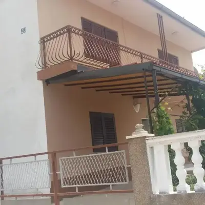 Apartments with parking space Sapina Doca