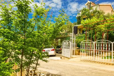 Vrt u objektu Apartments Zoricic