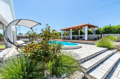 Bazen u objektu Villa Marijan ili u blizini