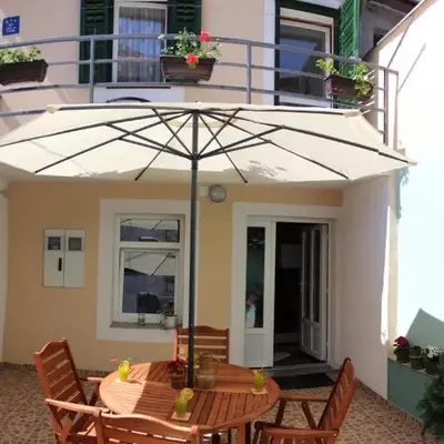 Apartment Karega