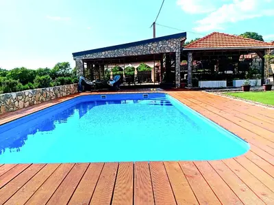 Bazen u objektu Holiday Home Marko with football field ili u blizini