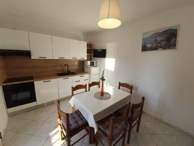 Kuhinja ili čajna kuhinja u objektu Apartmani Peran