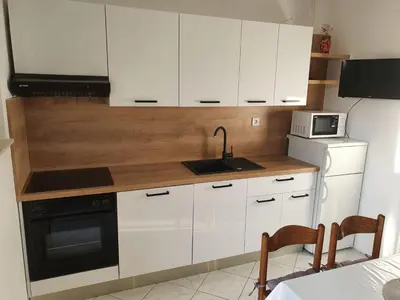 Kuhinja ili čajna kuhinja u objektu Apartmani Peran