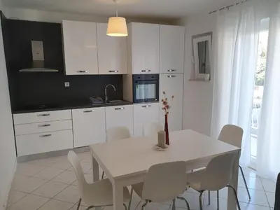 Kuhinja ili čajna kuhinja u objektu Apartmani Peran