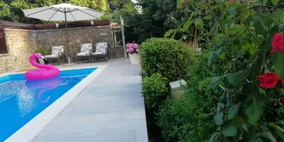 Bazen u objektu Holiday Home Arboretum ili u blizini