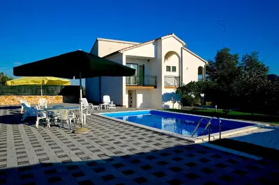 Bazen u objektu Holiday Home Vinac ili u blizini