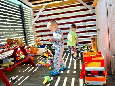 Djeca u objektu Mobilehome Adams Glamping - Camp Adriatic