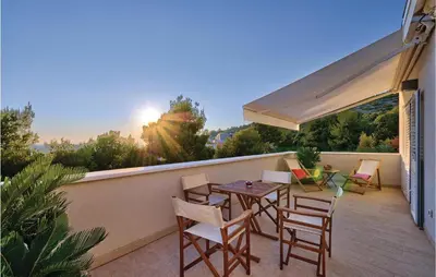 Balkon ili terasa u objektu Holiday Home Primosten-Dolac With Outdoor Pool