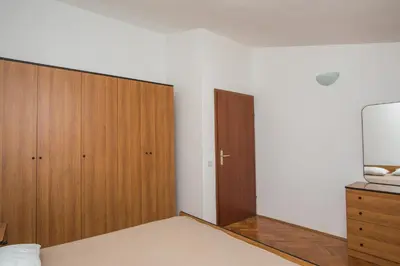 Krevet ili kreveti u jedinici u objektu Apartments Brodarica Beach With Balcony Seaview