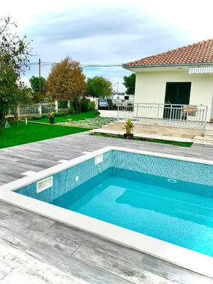 Bazen u objektu Holiday Home Endi ili u blizini