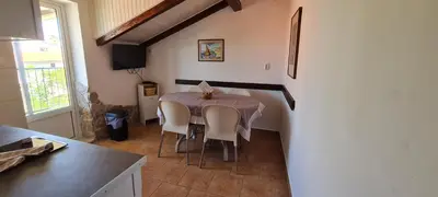 TV i/ili zabavni centar u objektu Apartments Rogoznička Oaza