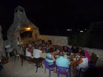 Restoran ili neka druga zalogajnica u objektu Apartments Nera