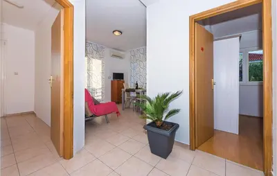 Tlocrt objekta Two-Bedroom Apartment In Vodice