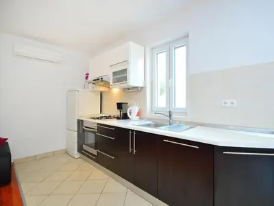 Kuhinja ili čajna kuhinja u objektu Apartment Ante-2 by Interhome