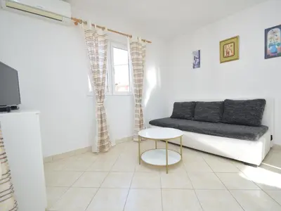TV i/ili zabavni centar u objektu Apartment Ena by Interhome