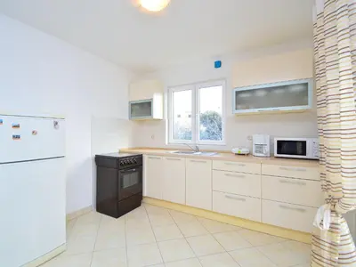 Kuhinja ili čajna kuhinja u objektu Apartment Ena by Interhome