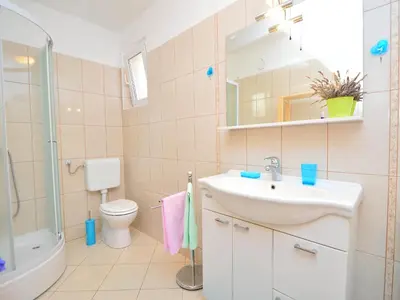 Kupaonica u objektu Holiday Home Mira by Interhome