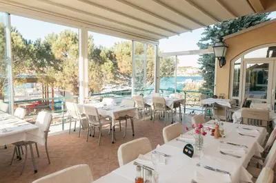 Restoran ili neka druga zalogajnica u objektu Hotel Spongiola