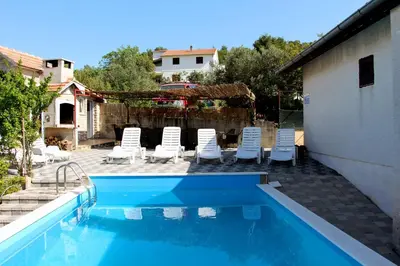 Bazen u objektu House with outdoor pool in Tisno ili u blizini