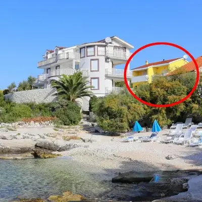 Seaside apartments with a swimming pool Zecevo Rtic