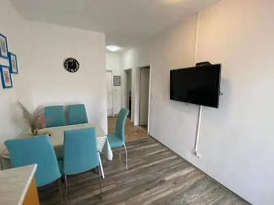 TV i/ili zabavni centar u objektu Apartmani Juricev Vodice