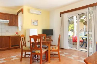 Kuhinja ili čajna kuhinja u objektu Apartments by the sea Rogoznica - 3196