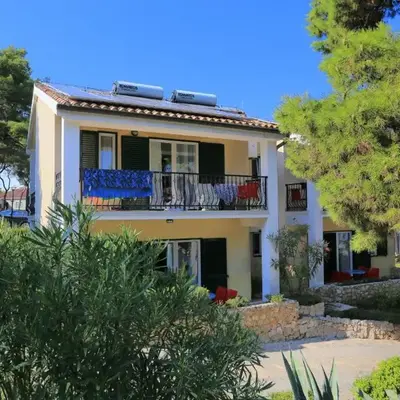 Apartments by the sea Rogoznica - 3196