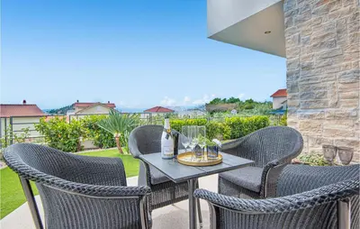 Balkon ili terasa u objektu Beach Front Home In Tribunj