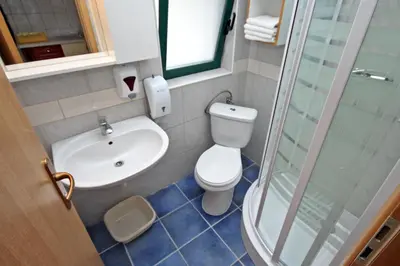 Kupaonica u objektu Apartments and rooms by the sea Rogoznica - 3266