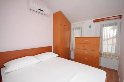 Krevet ili kreveti u jedinici u objektu Double Room Rogoznica 3266a