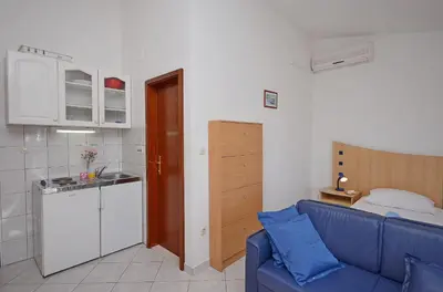 Kuhinja ili čajna kuhinja u objektu Apartments Mira