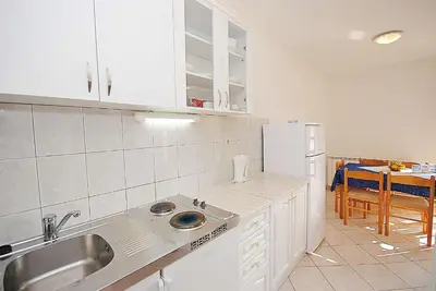 Kuhinja ili čajna kuhinja u objektu Apartments Mira