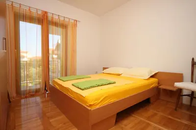 Krevet ili kreveti u jedinici u objektu Apartments and rooms with parking space Vodice - 6260