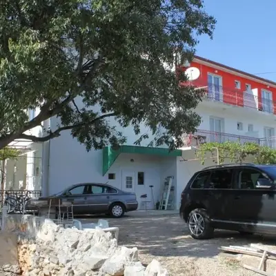 Apartments with a parking space Tribunj