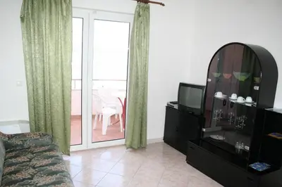 TV i/ili zabavni centar u objektu Apartments by the sea Primosten - 9687