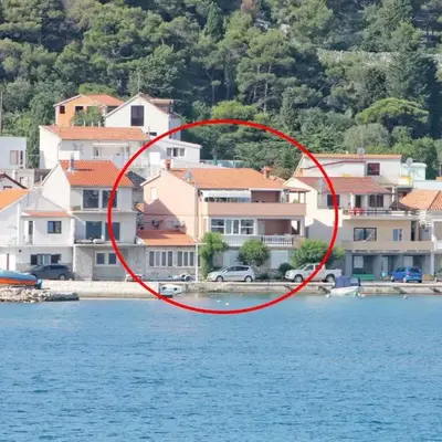 Apartments by the sea Tisno